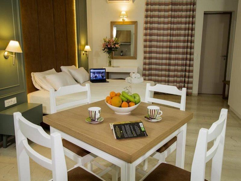 Elia Stalos Apartments Agia Marina Exteriör bild