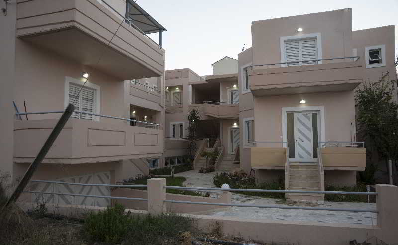 Elia Stalos Apartments Agia Marina Exteriör bild