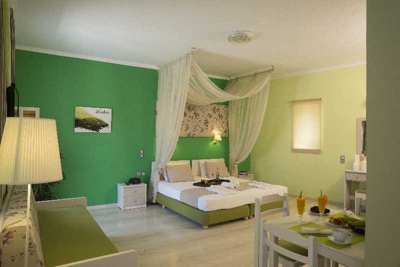 Elia Stalos Apartments Agia Marina Exteriör bild
