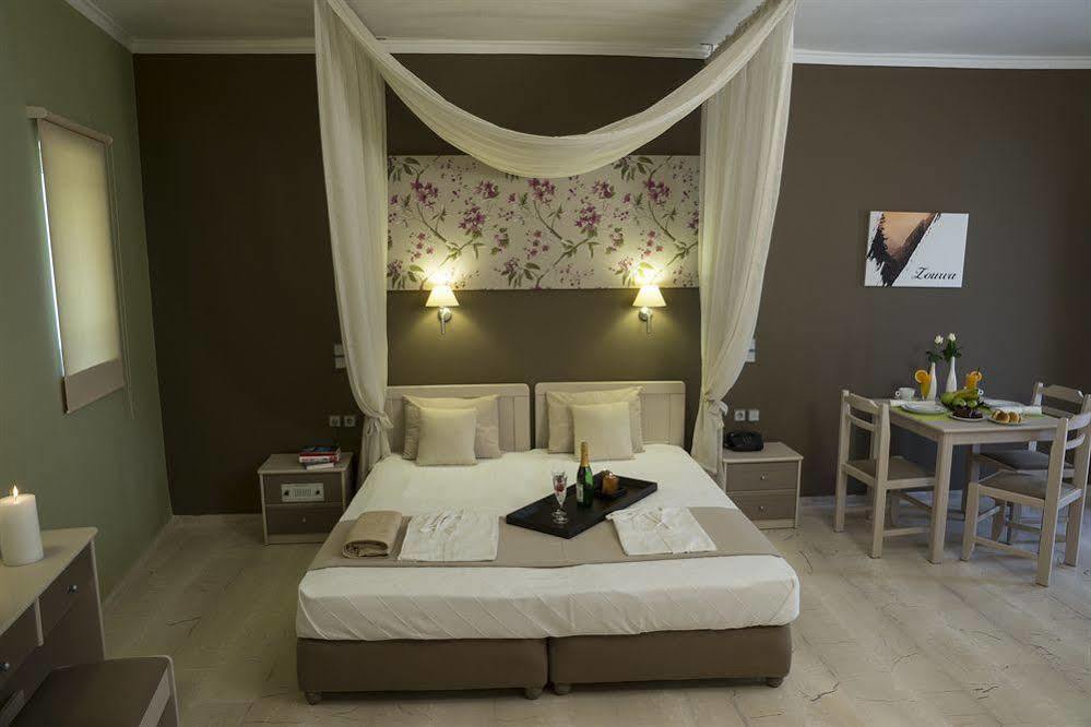 Elia Stalos Apartments Agia Marina Exteriör bild